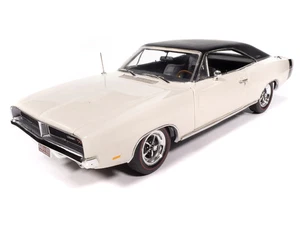 Auto World American Muscle 1969 Dodge Charger R/T 1:18 AMM1352 - Picture 1 of 4
