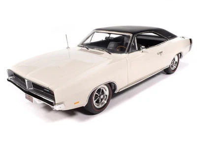Auto World American Muscle 1969 Dodge Charger R/T 1:18 AMM1352 - Image 1 of 4
