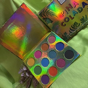 The Beauty Crop Pina Colada Pressed Pigment Palette RRP - £24 - Picture 1 of 3