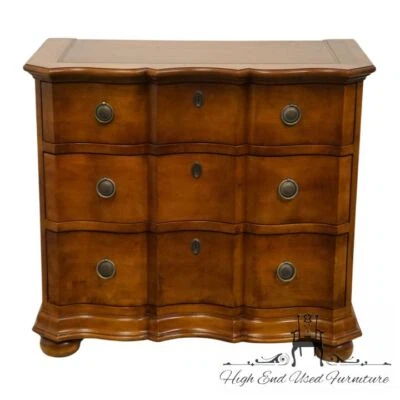 HICKORY CHAIR Co. Cerezo macizo estilo tradicional 35" tres cajones para licenciatura... Foto 1 de 4