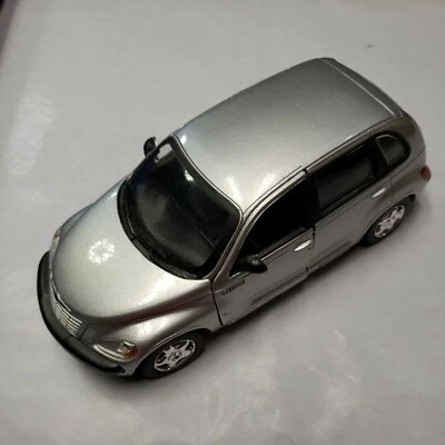 2001 SAICO Chrysler PT CRUISERS 1/24 Scale Silver Opening Doors  No.73253  - Image 1 of 4