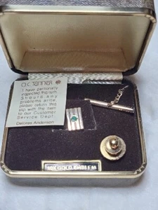 Vintage O. C. Tanner 10k Emblem Pin With Green Gem Box And Extra Back - Bild 1 von 11