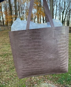 Bloomingdale's Faux Leather Shopping Shoulder Tote Bag Brown Croc Embossed Snake - Picture 1 of 8