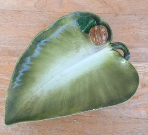 VTG Italy Pottery Midcentury Walter Hatches Green Leaf Nut Dish Walnut Handmade - Picture 1 of 12