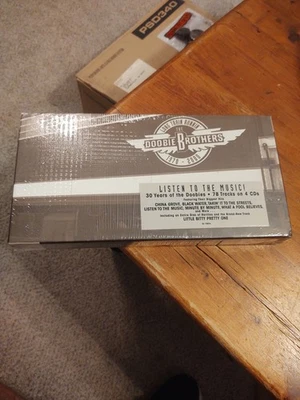 The Doobie Brothers Long Train Runnin' 1970-2000 -4 CD Box Set 78 Songs (Sealed) Foto 1 de 4