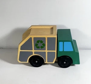 "Camión de juguete de basura de madera de 9"" de largo" - Imagen 1 de 6