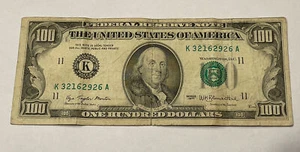 US 1977 SERIES ONE HUNDRED DOLLAR FEDERAL RESERVE NOTE OF DALLAS TEXAS - Picture 1 of 2