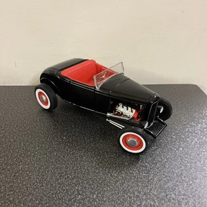 Ford Roadster Deuce Highboy Hot Rod Ertl Diecast 1:18 Negro Rojo 1932 V-8 - Imagen 1 de 11