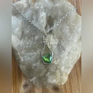 Grünes Edelstein Herz in Sterlingsilber Flasche mit klaren Kristallen Halskette ~ Neu - Bild 1 von 13