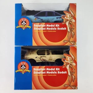 AMT Looney Tunes WILE E COYOTE & ROAD RUNNER Car Model Kit Snapfast 1:25 SEALED - Picture 1 of 11