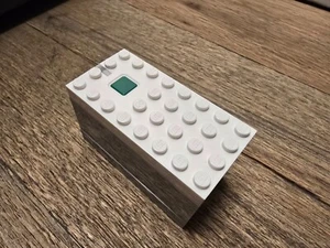 LEGO 88009 Powered UP Bluetooth Hub bb0892c01 9V Battery Box never been used - Picture 1 of 3