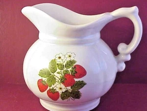 Jarra de cerámica vintage McCoy Strawberry Country EE. UU. 7528 color blanco crema - Imagen 1 de 8