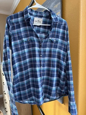 Hollister Women's Medium Button-Up Blue Plaid Long-Sleeve Collared Shirt - Image 1 of 4