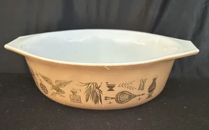 Vintage PYREX 1 1/2 Qt Early American Casserole Dish - Picture 1 of 6