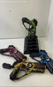BCP Wiederaufladbarer Laser Tag Blaster Set mit Ladestation - funktioniert - Bild 1 von 6
