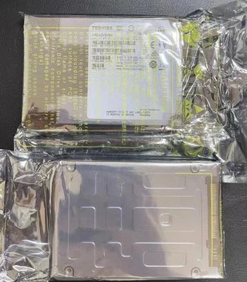 TOSHIBA 960GB SSD SAS PX04SVB096 2.5" SDFAT02GEA01 SCSI 12G Solid State Drive- - Image 1 of 3