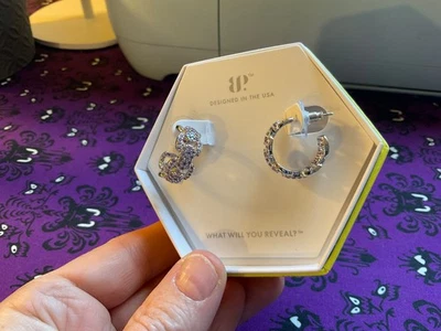 Bomb Party Shining Horizons ER15968 фиолетовый топаз фианиты на родиевых обручах - Изображение 1 из 3