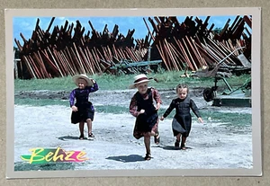 Postal de Belice Menonitas Niñas jugando Astillero Orange Walk District - Imagen 1 de 2