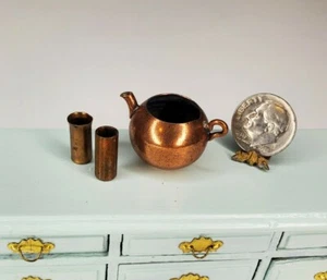 Vintage Kunsthandwerk Kupfer Teekanne Tasse Lot Puppenhaus Miniatur 1:12 Handarbeit Wasserkocher - Bild 1 von 4