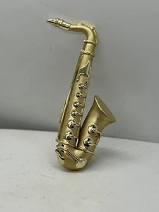 Saxaphone Brooch Pin Gold-Tone Metal - Picture 1 of 2