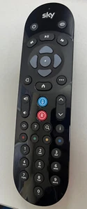 Telecomando Decoder SKY Q BLACK e PLATINUM - ORIGINALE E NUOVO VOICE e Bluetooth - Bild 1 von 1