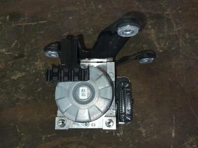 2018-2019 TOYOTA TUNDRA Anti-Lock actuator and pump assembly - Image 1 of 4