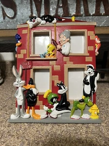 VTG 1997 Warner Bros Looney Tunes Bugs Bunny Tweety Picture Frame Photo 3D Resin - Picture 1 of 9