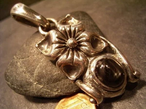 DISEÑO NEUMÁTICO - COLGANTE DIOPSIDO - PLATA 925 REAL - Imagen 1 de 1