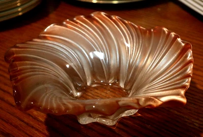 Centro de mesa de vidrio Mikasa "Belle Epoque" dorado oro rosa cristal onda remolino cuenco Foto 1 de 3