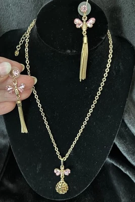 👠👠RJ Graziano Juego de collar y pendientes de abeja de cristal rosa y oro Foto 1 de 2