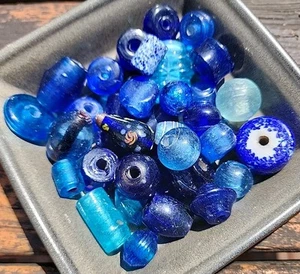 RARE OLD TRANSLUCENT BLUE ANTIQUE TRADE BEADS No Case Worn - Picture 1 of 11