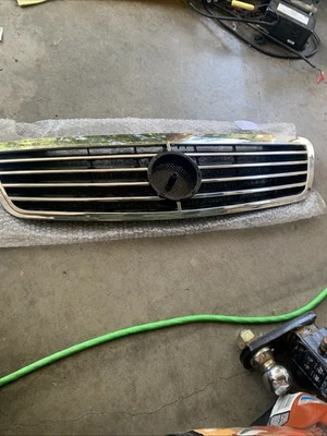 Rejilla delantera compatible con Mercedes Benz W220 1998-2001 aspecto de carbono tipo S500 S320 S Foto 1 de 3