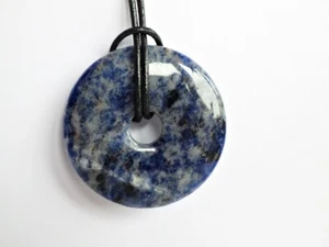 SCHMUCK-STCK Sodalit DONUT SCHEIBE ANHÄNGER NEU 40 mm - Bild 1 von 2