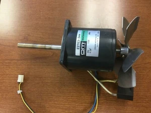 Shimadzu GC-17A Gas Chromatograph Oven fan motor and fan blade - Picture 1 of 2