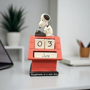 Peanuts Perpetual Calendar Snoopy Hallmark Happiness Is A New Day - Picture 1 of 7