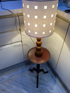 Lámpara de mesa Mid Century bonita base de teca pantalla crema orden de trabajo bobina escalonada - Imagen 1 de 7