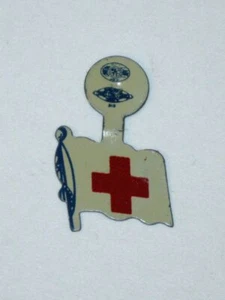 Vintage 40er-50er Jahre ROTES KREUZ auf FAHNE Blech Litho Abzeichen Pin! - Bild 1 von 2