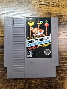 The Original Donkey Kong Jr Nintendo 1986 NES Authentic 5 Screw Arcade Classics - Picture 1 of 2