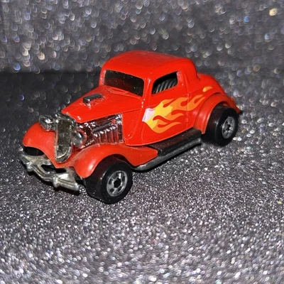 风火轮红色带火焰 34 3 窗 1979 年马来西亚底座 R633 — 第 1/4 张图片