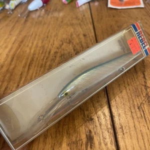 New Rebel Spoonbill Minnow 5 1/2" crankbait fishing lure Silver Light Blue NOS - Picture 1 of 9