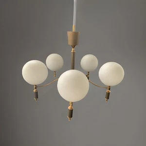 Lustre 5 Feux Laiton Doré Et Globe Opaline 50’s DLG Maison Lunel - Picture 1 of 19