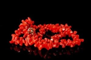 VINTAGE CHINESE RED KNUCKLEBONE CORAL BEADS NECKLACE D115-10 - Picture 1 of 4