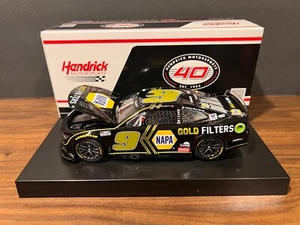 Chase Elliott 2024 #9 NAPA Gold Filters Hendrick Camaro ZL1 NASCAR 1/24 TAZA - Imagen 1 de 3