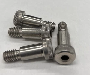 3/8 x 5/8 - 5/16-18 304 EDELSTAHL INNENSECHSKANT SCHULTERSCHRAUBE 100 Stück - Bild 1 von 1