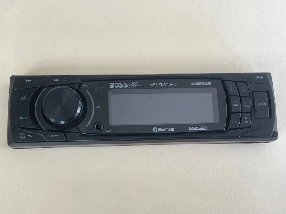 PLACA FRONTAL ESTÉREO PARA AUTOMÓVIL BOSS 625UAB PLACA FRONTAL BOSS 625UAB SOLO FABRICANTE DE EQUIPOS ORIGINALES🟠 Foto 1 de 4