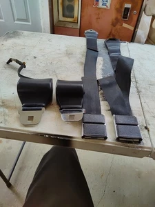 Ford Thunderbird 1965 cinturón de seguridad retractores y cinturones - Imagen 1 de 23