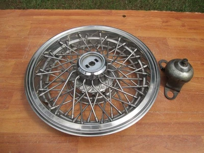 Cubierta de rueda de alambre de bloqueo Chevrolet Monte Carlo 1980-1984 OEM Foto 1 de 4