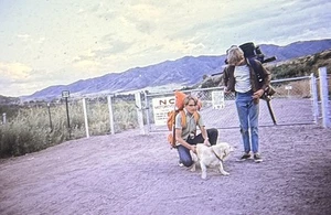 Mochilas de camping y perro vintage con foto diapositiva 1965 para niños - Imagen 1 de 2
