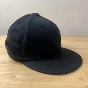 New Era Clean Cut Flip Down New York Yankees Mens Style - Picture 1 of 9