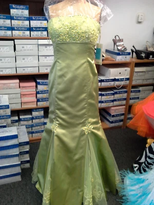 Vestido de Baile Verde Manzana Formal Ocasión Especial Noche Baile Baile LoraLie. Talla 12 Foto 1 de 4